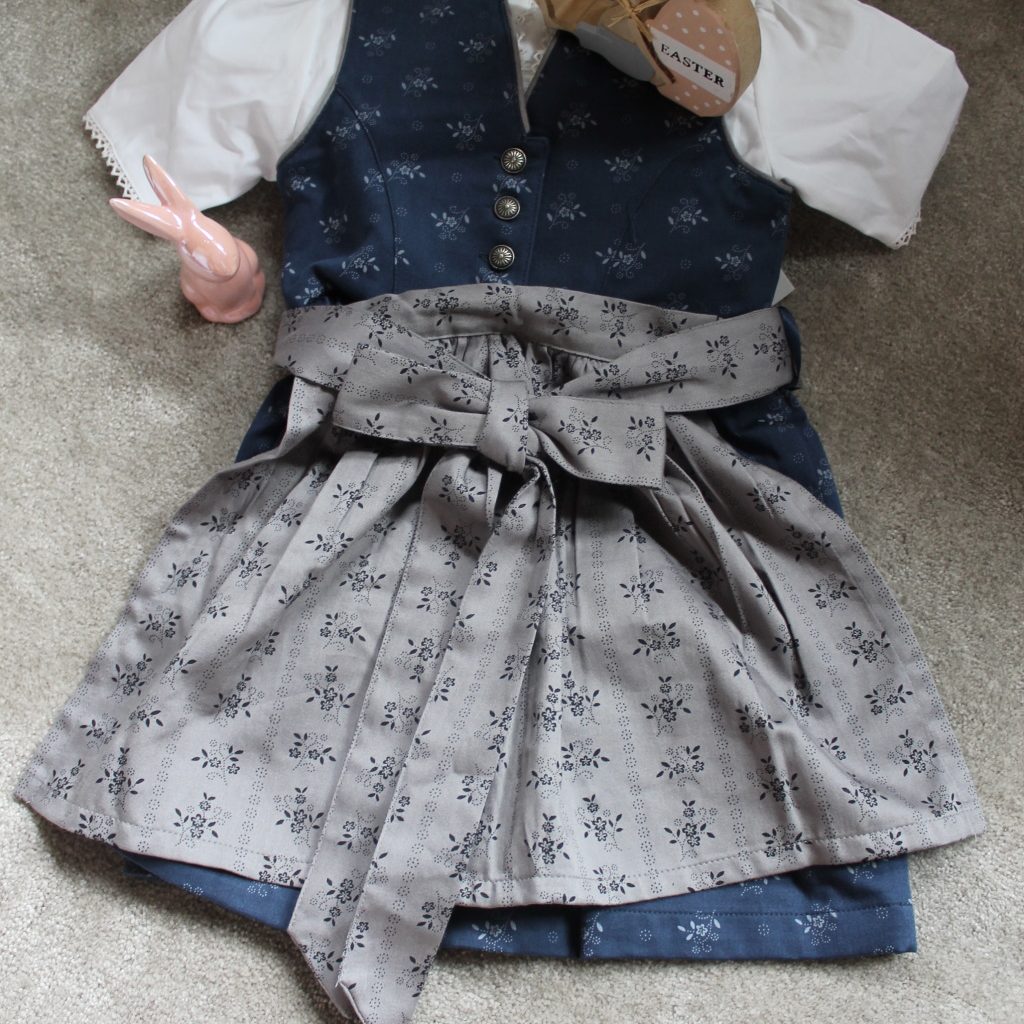 Baby und Kinderdirndl