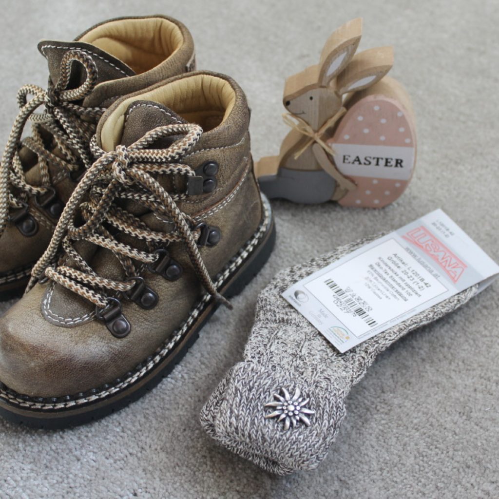 Grobe Kinderschuhe